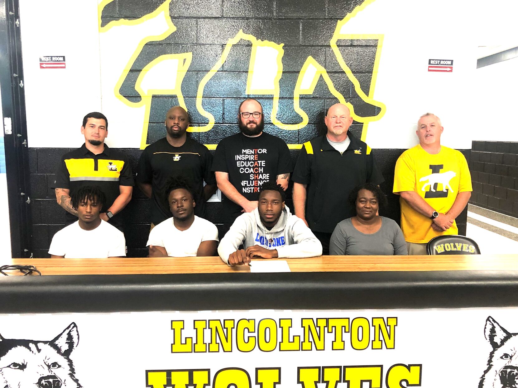 Wolves Smith signs to play football at Limestone University